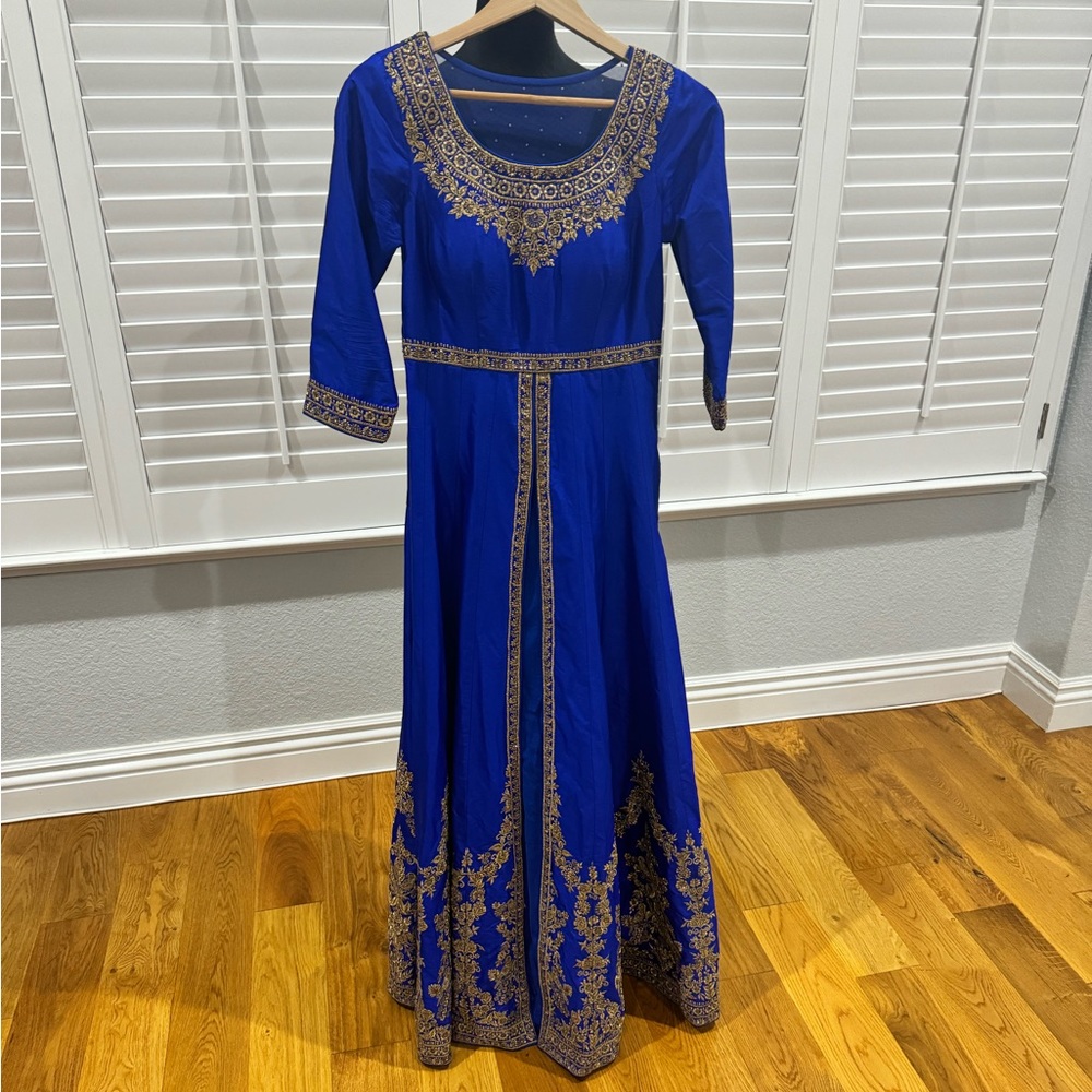 Like new royal blue anarkali with pant no dupatta
